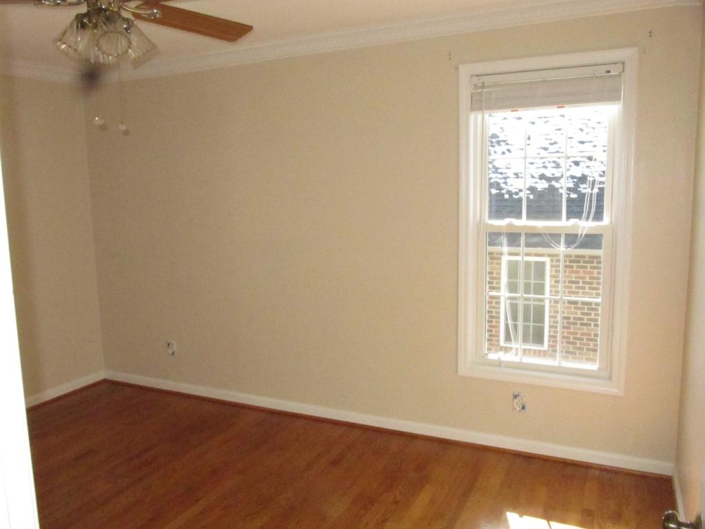 1605 Mountain View Road Vinton, VA 24179 - Photo 9 of 12 BR2