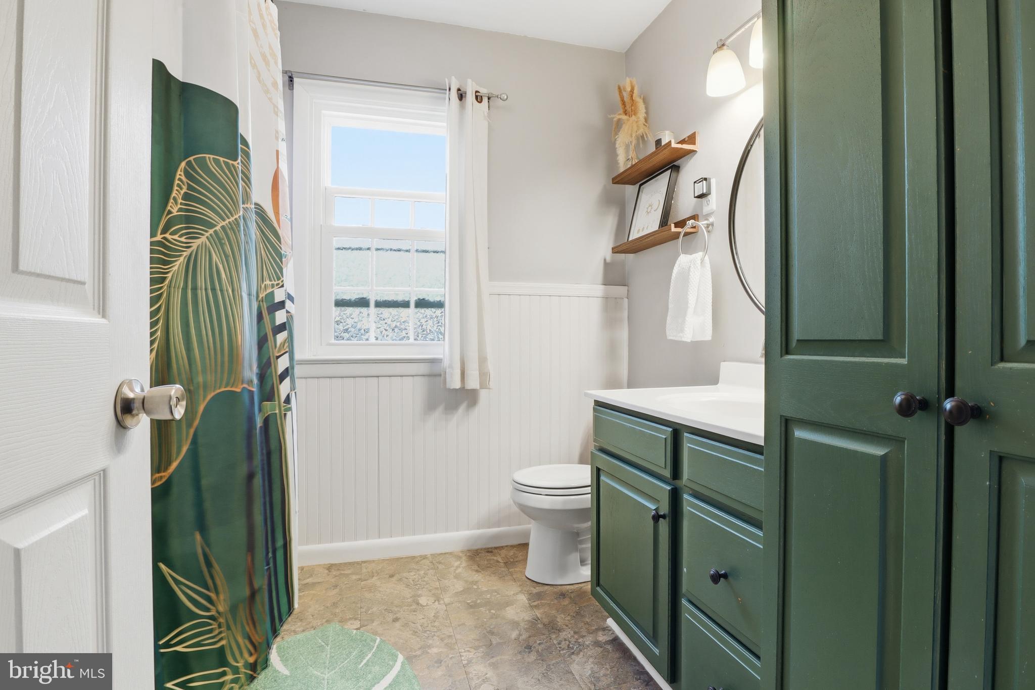 311 Wynwood Road York, PA 17402 - Photo 24 of 59 Upper Level Full Bath