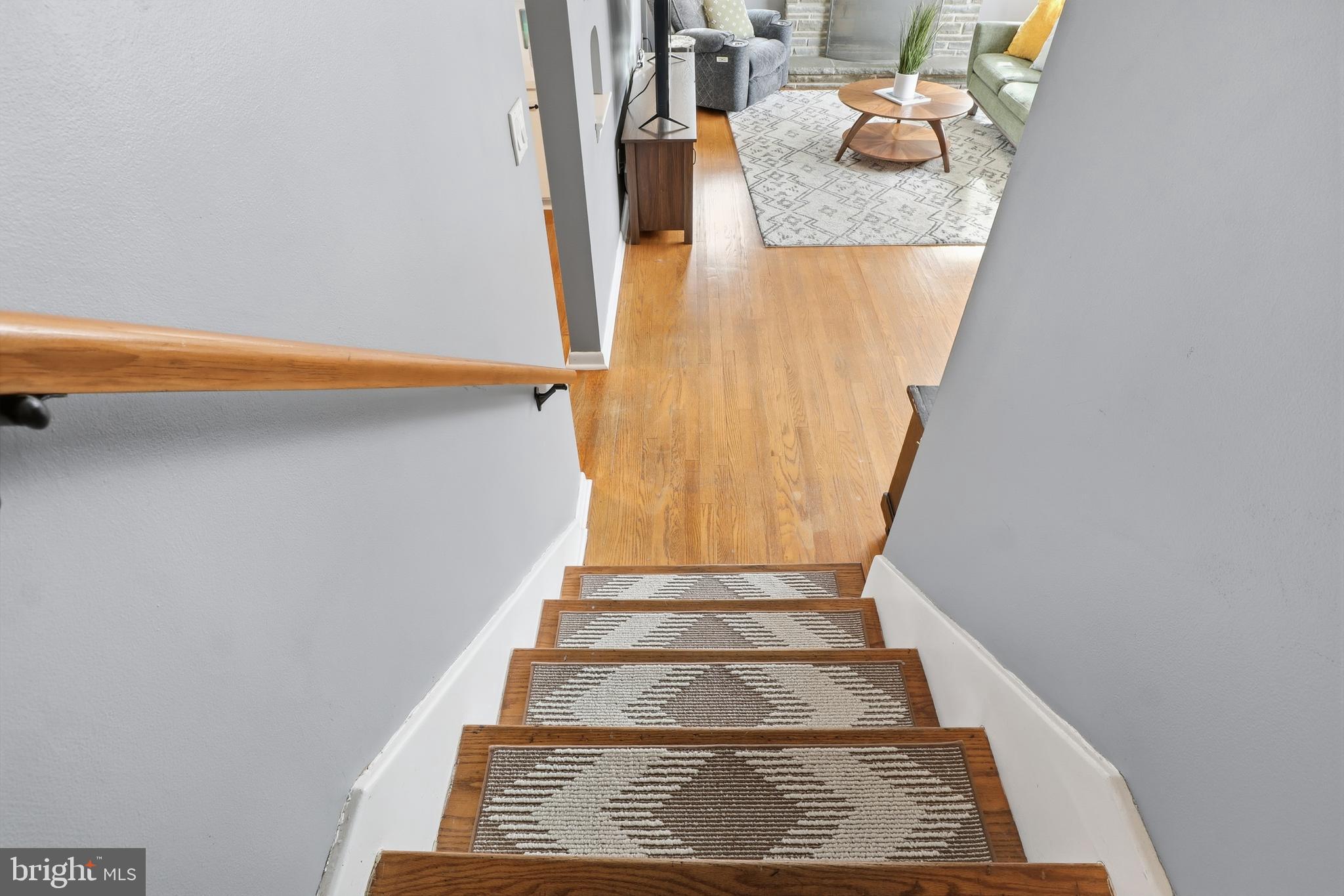 311 Wynwood Road York, PA 17402 - Photo 30 of 59 Oak stairs