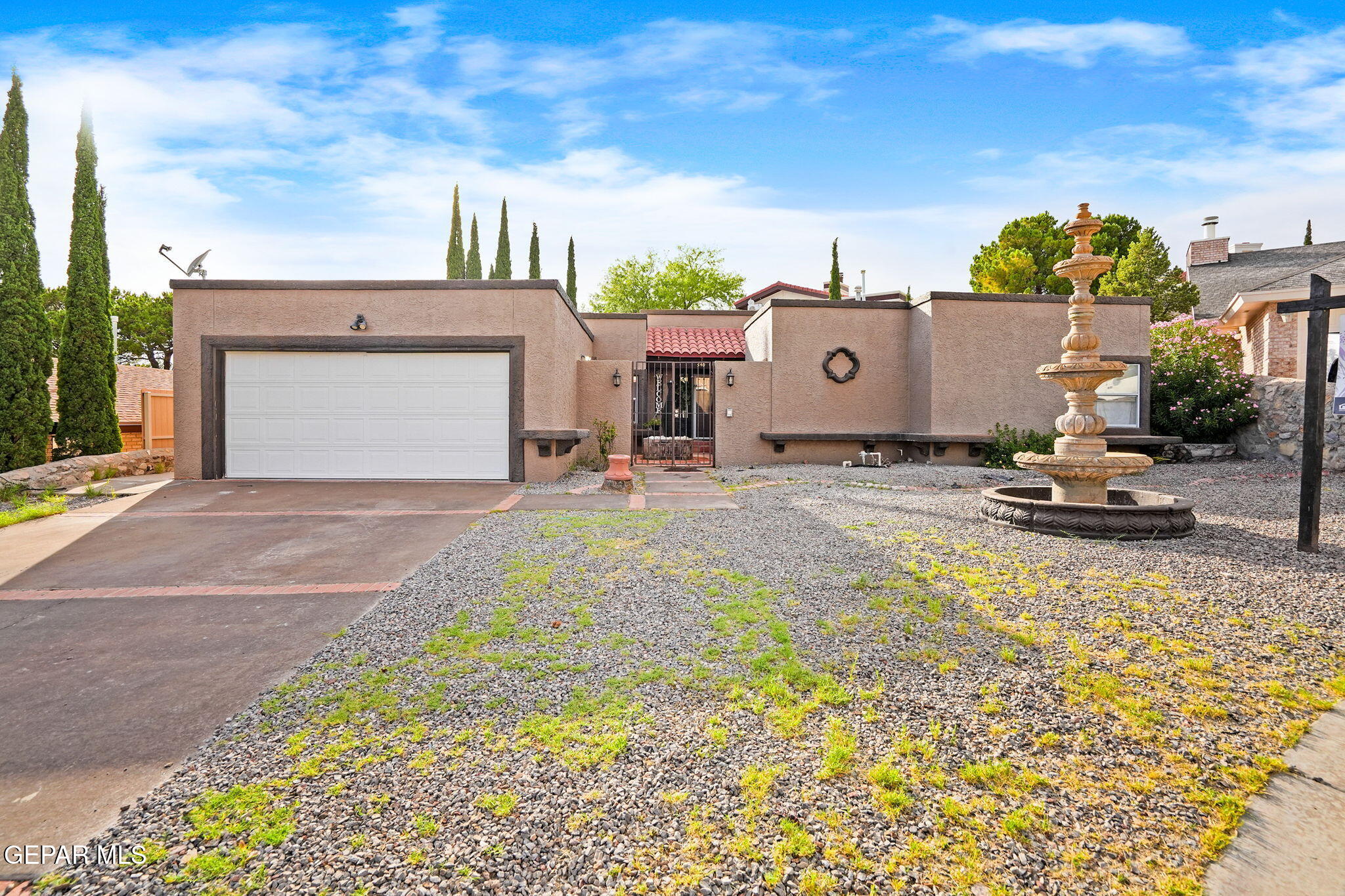 540 Spring Crest Drive El Paso, TX 79912 - Photo 2 of 37 40-web-or-mls-JOL01270