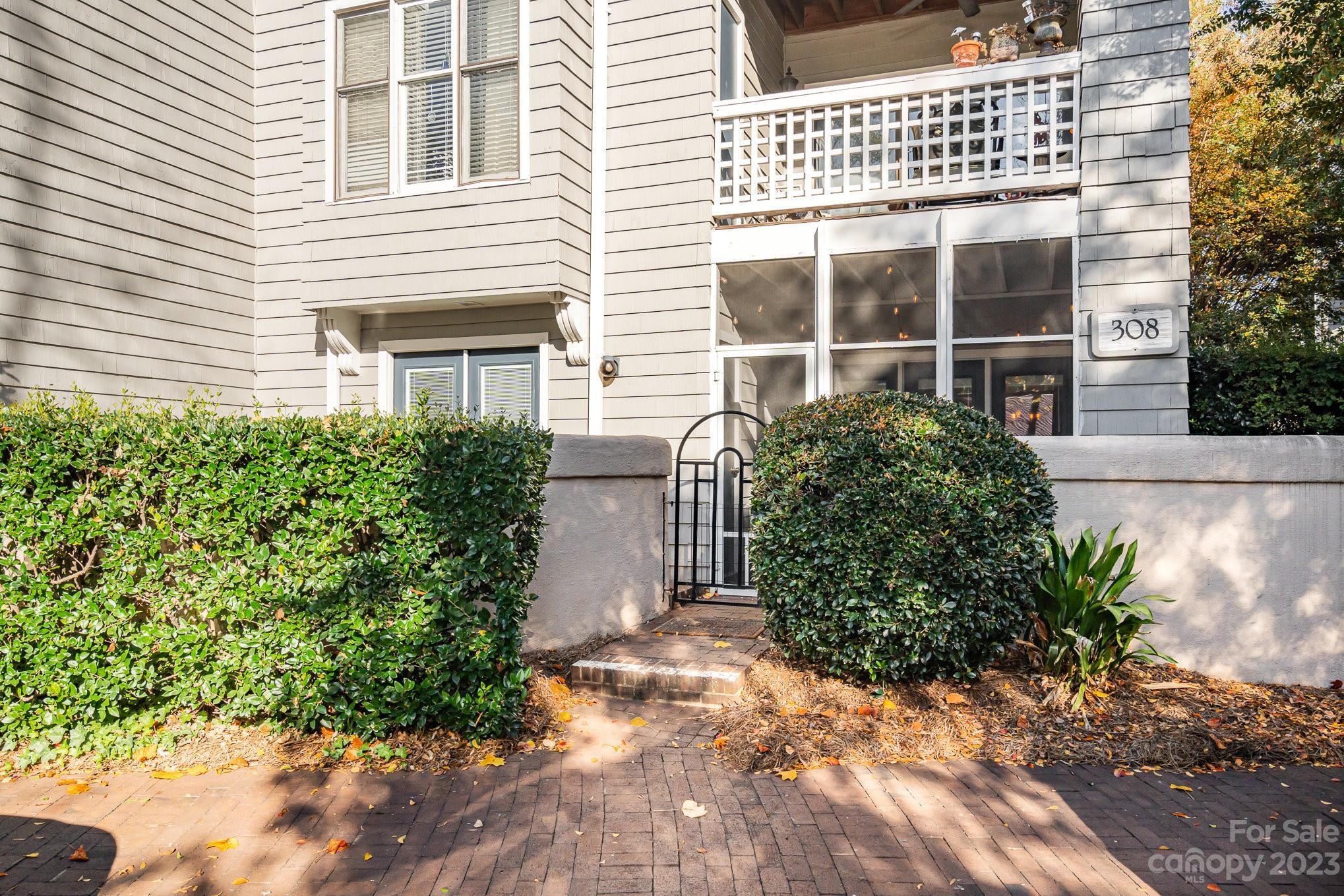 308 Queens Road, Unit 19 Charlotte, NC 28204 - Photo 2 of 21 Gallery Image 2