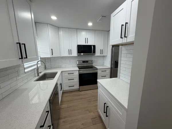 $209,000 | 18081 Southeast Country Club Drive, Unit 17170, Jupiter, FL 33469