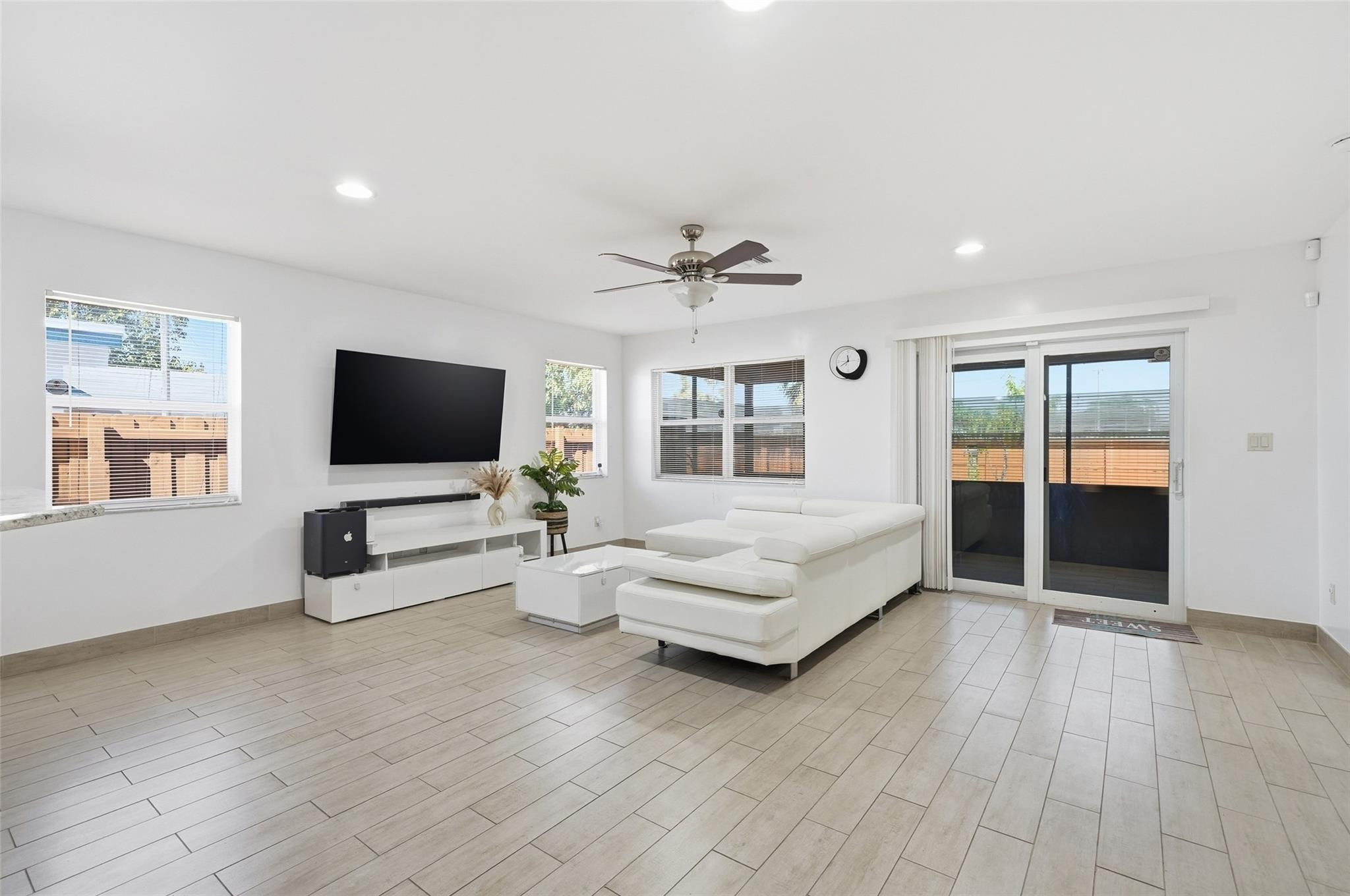 5015 Southwest 18th Street West Park, FL 33021 - Photo 15 of 39 Photo 15