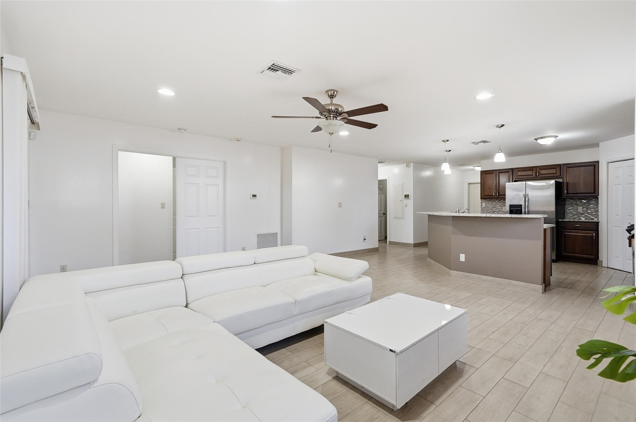5015 Southwest 18th Street West Park, FL 33021 - Photo 17 of 39 Photo 17