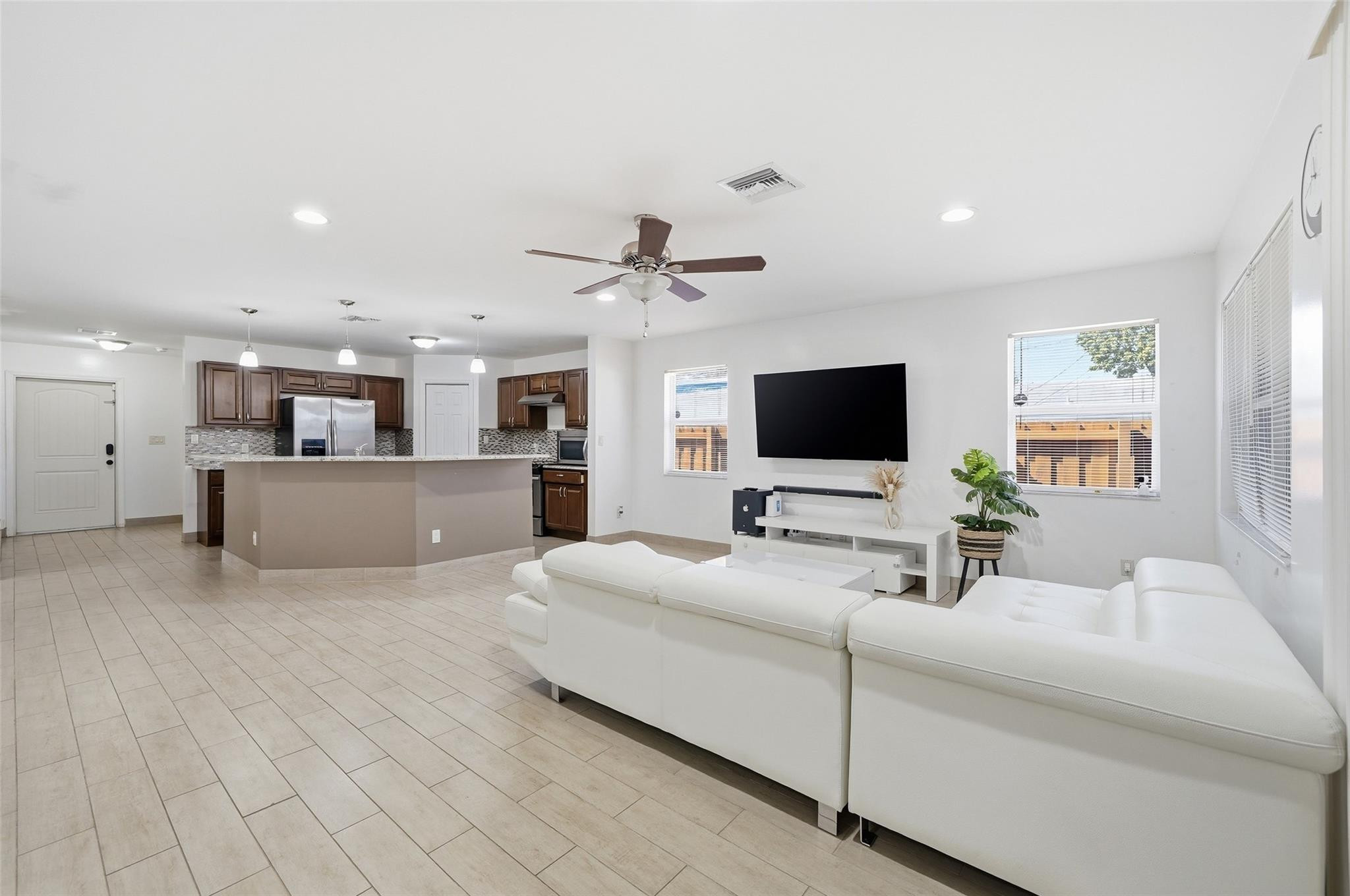 5015 Southwest 18th Street West Park, FL 33021 - Photo 18 of 39 Photo 18