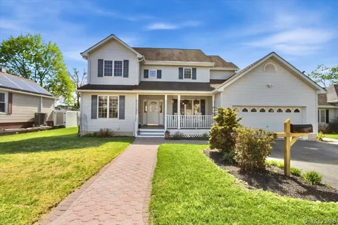 $1,175,000 | 18 Barrett Place, Beacon, NY 12508