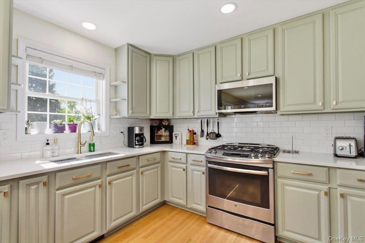18 Barrett Place Beacon, NY 12508 - Photo 15 of 46