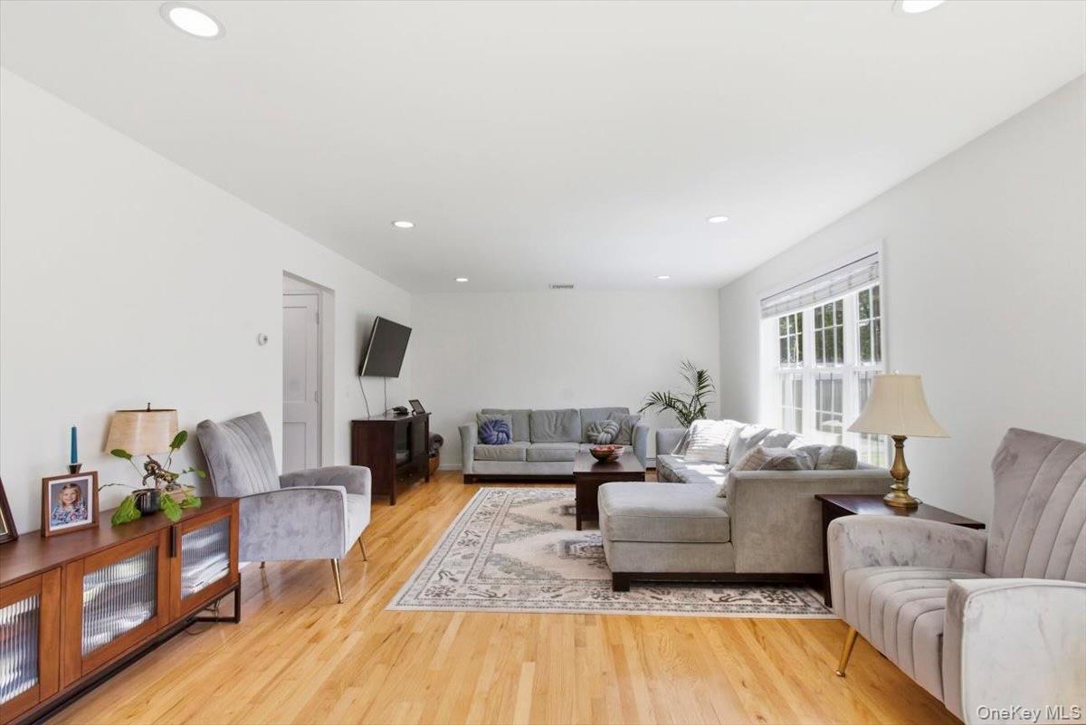 18 Barrett Place Beacon, NY 12508 - Photo 8 of 46