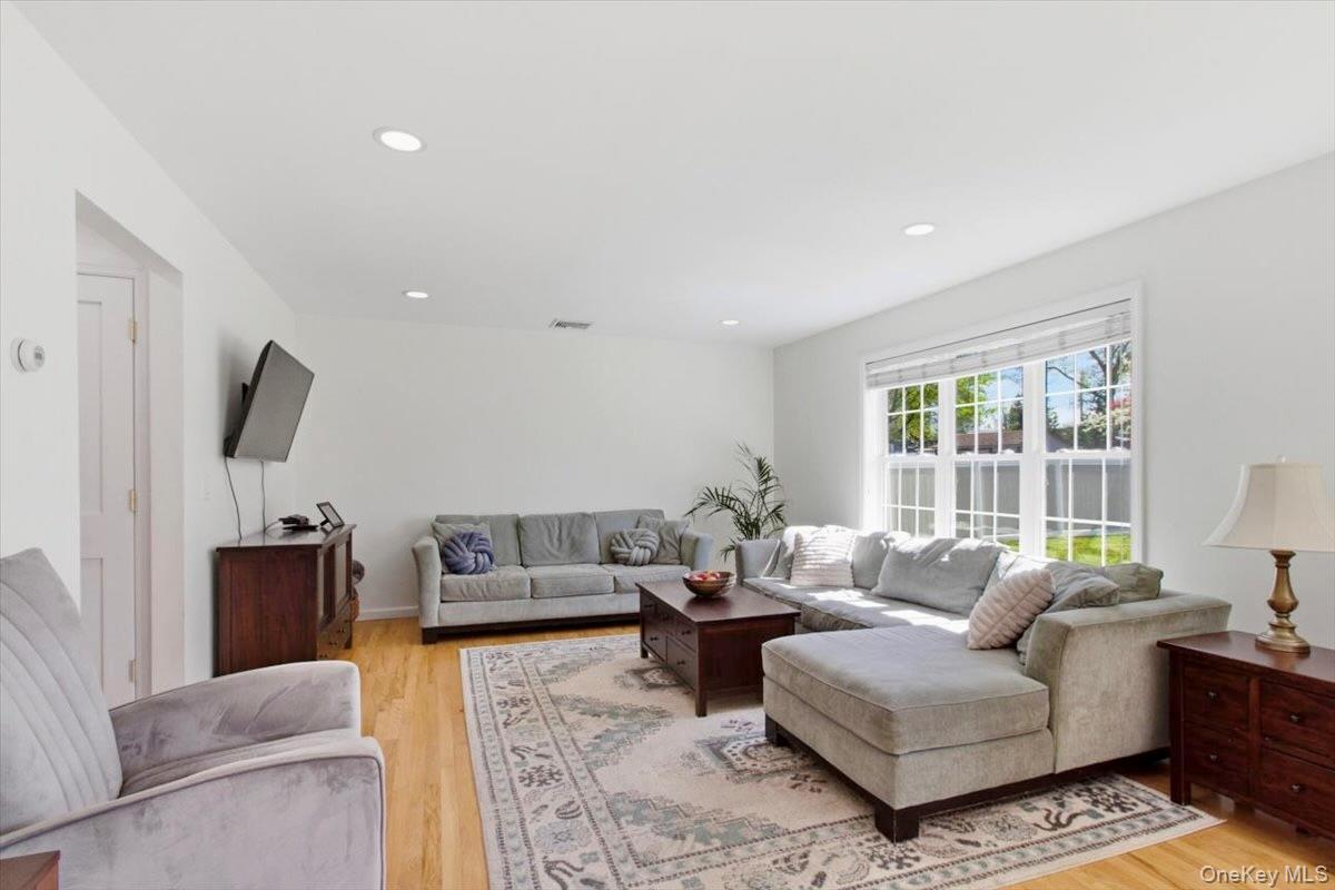 18 Barrett Place Beacon, NY 12508 - Photo 9 of 46