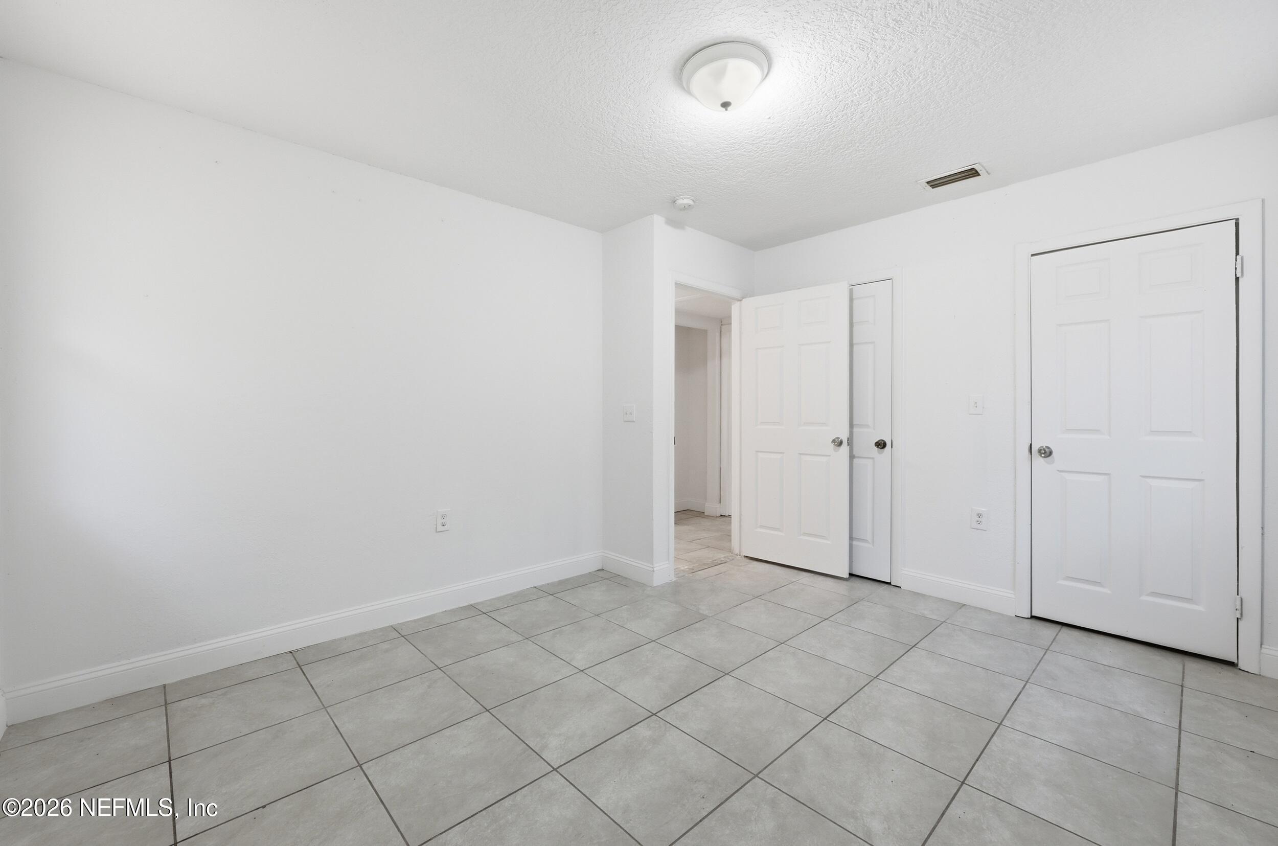 5025 Welborn Road Jacksonville, FL 32207 - Photo 18 of 41 Room
