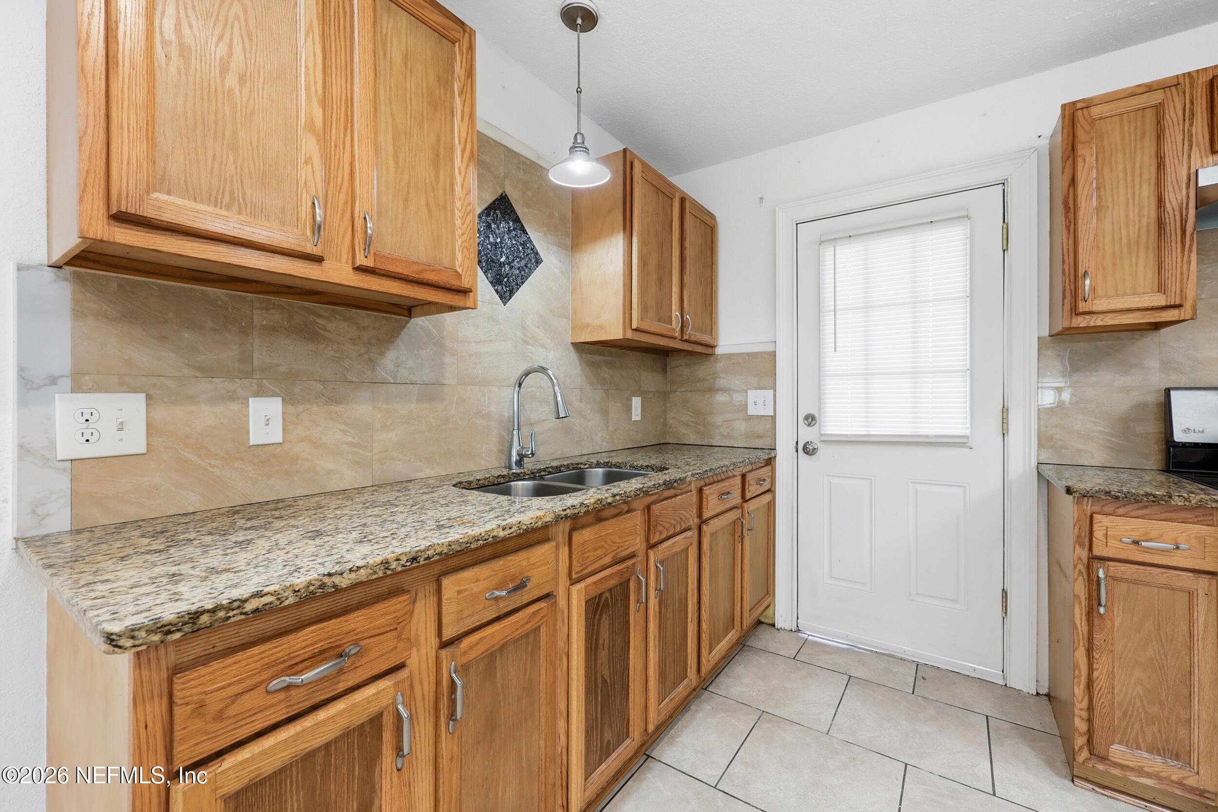 5025 Welborn Road Jacksonville, FL 32207 - Photo 10 of 41 Kitchen