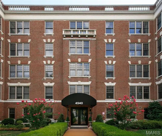 $1,199,000 | 4540 Lindell Boulevard, Unit 502, St. Louis, MO 63108