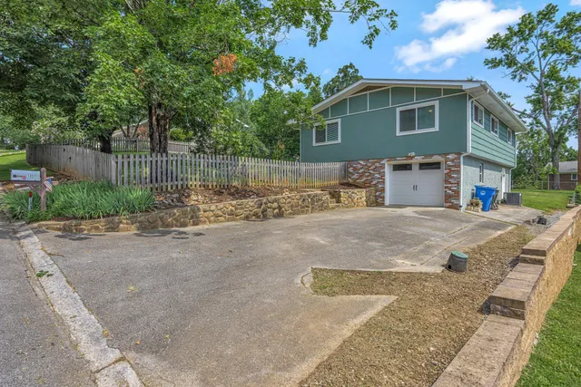 $349,999 | 1331 Cloverdale Circle, Hixson, TN 37343