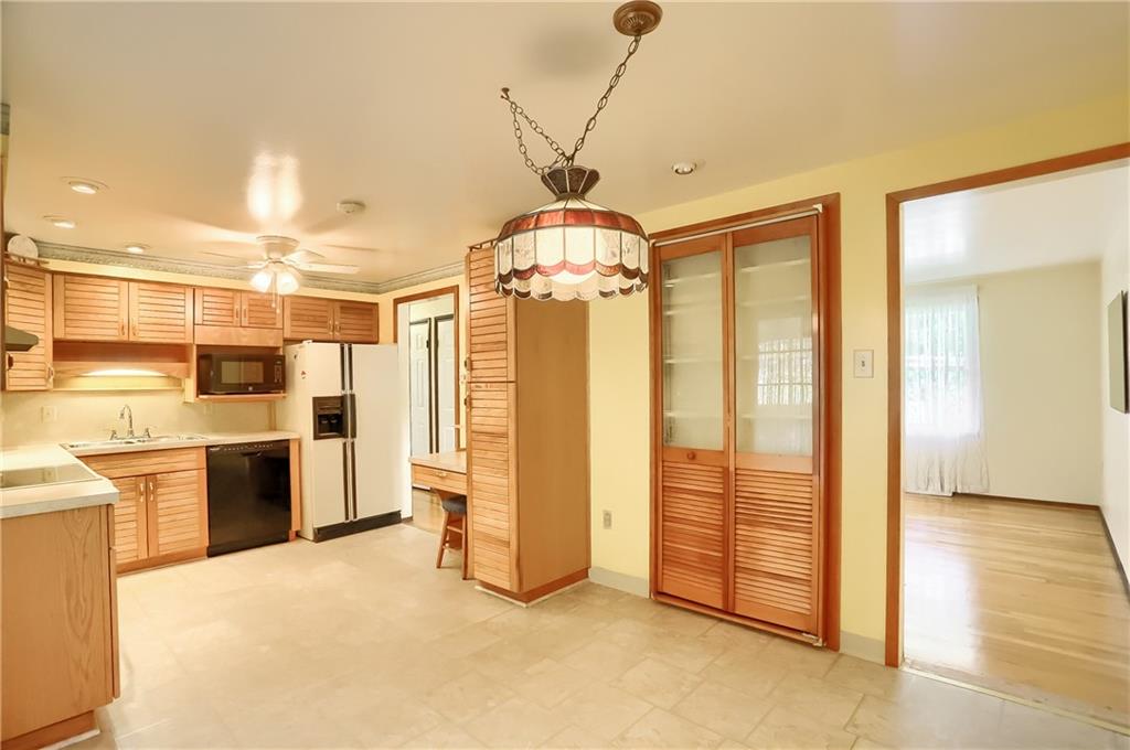 912 Harper Road Crescent, PA 15046 - Photo 3 of 25 Gallery Image 3