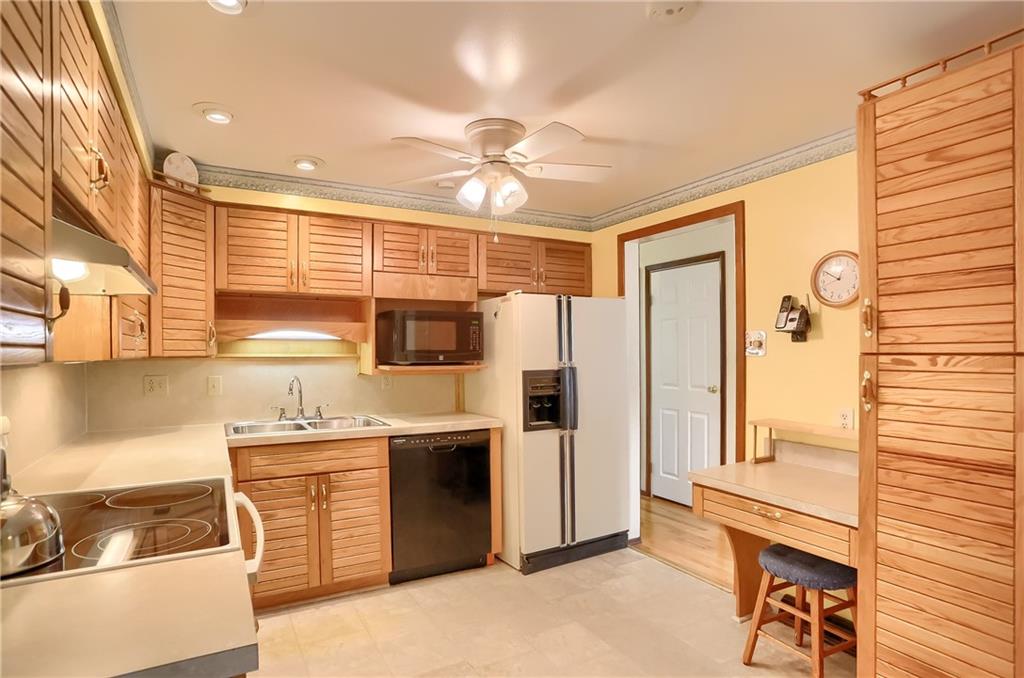 912 Harper Road Crescent, PA 15046 - Photo 4 of 25 Gallery Image 4