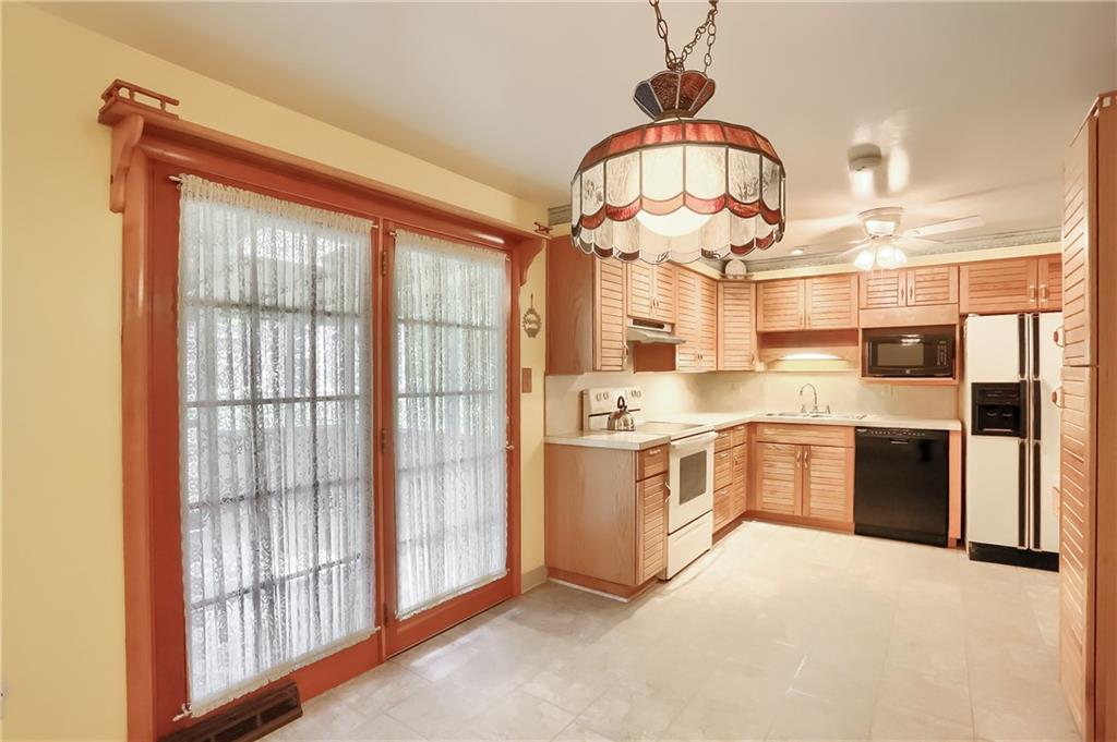 912 Harper Road Crescent, PA 15046 - Photo 6 of 25 Gallery Image 6
