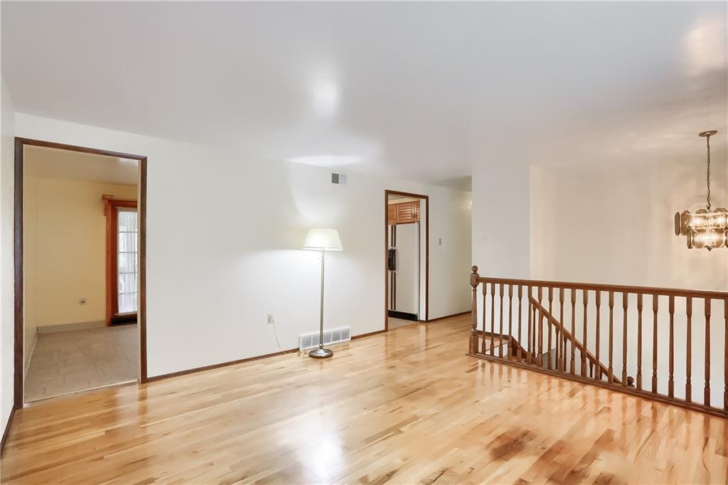 912 Harper Road Crescent, PA 15046 - Photo 8 of 25 Gallery Image 8