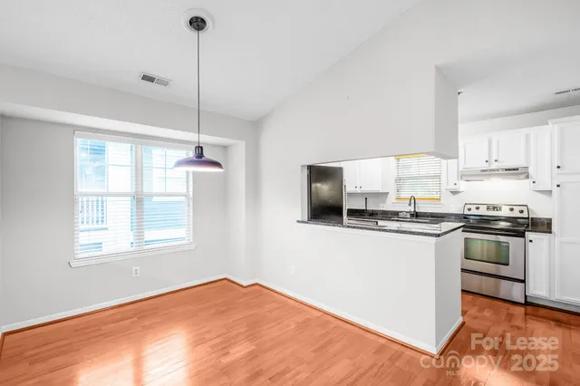 $1,995 | 611 Olmsted Park Place, Charlotte, NC 28203