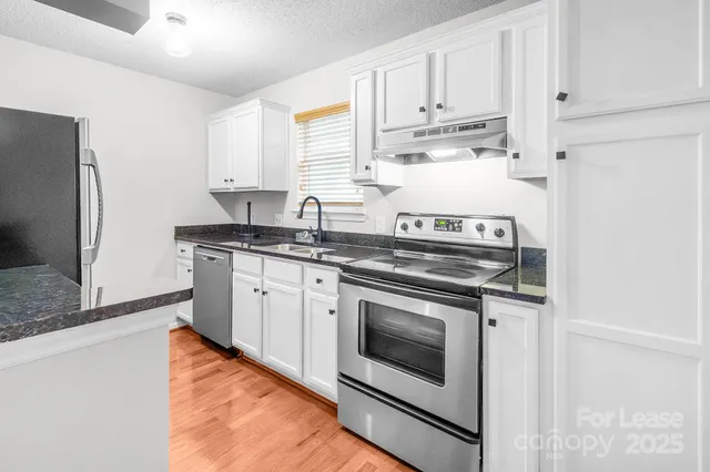 $1,995 | 611 Olmsted Park Place, Charlotte, NC 28203