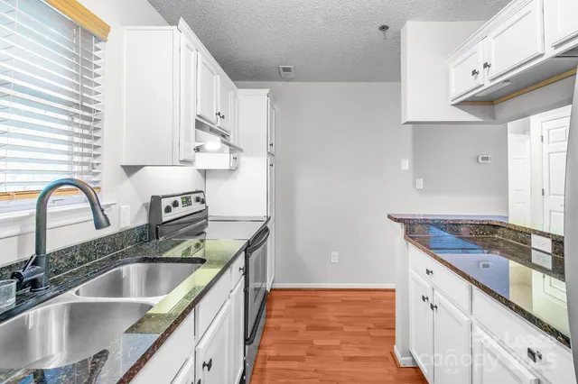 $1,995 | 611 Olmsted Park Place, Charlotte, NC 28203