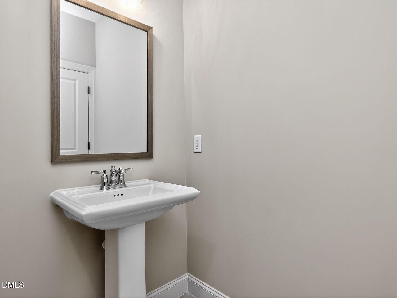 1013 Coldspring Circle Durham, NC 27705 - Photo 27 of 38 029-1280x960-photo