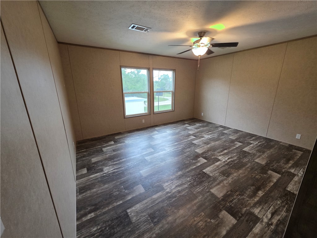 208 Redwood Road Somerville, TX 77879 - Photo 7 of 17