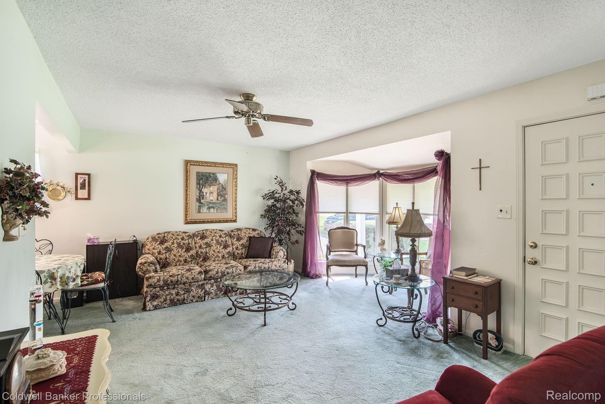 4085 South Genesee Road Grand Blanc, MI 48439 - Photo 8 of 16 DSC_5428.jpg