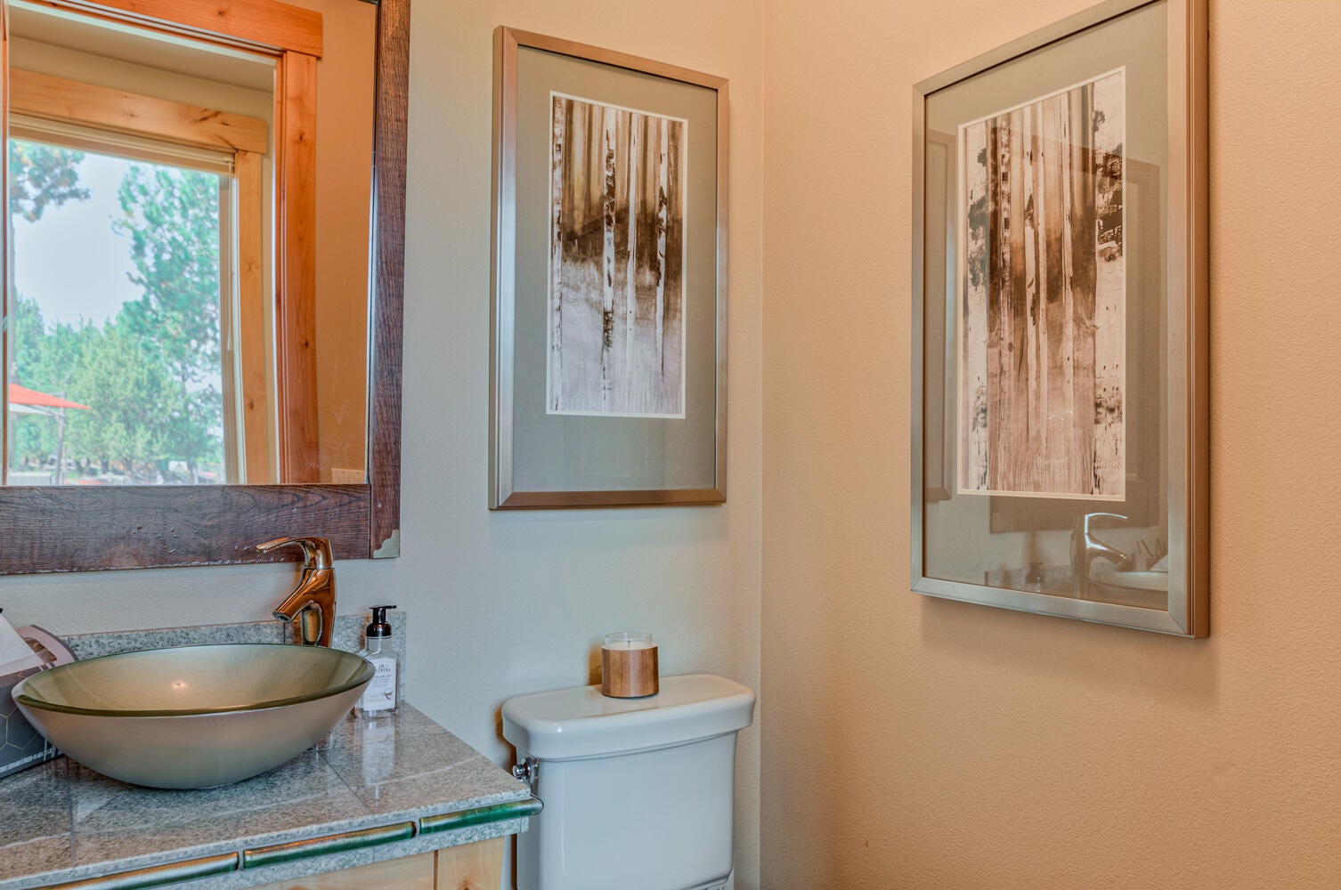 61915 Ward Road Bend, OR 97702 - Photo 50 of 77 Powder Room