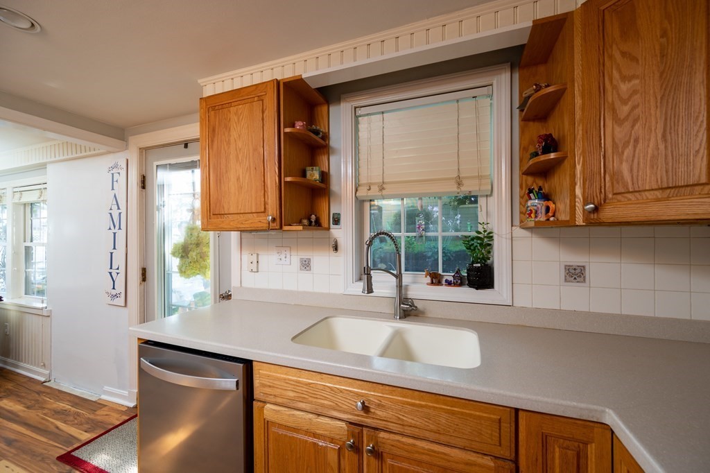 170 Butler Road Quincy, MA 02169 - Photo 3 of 21 Gallery Image 3