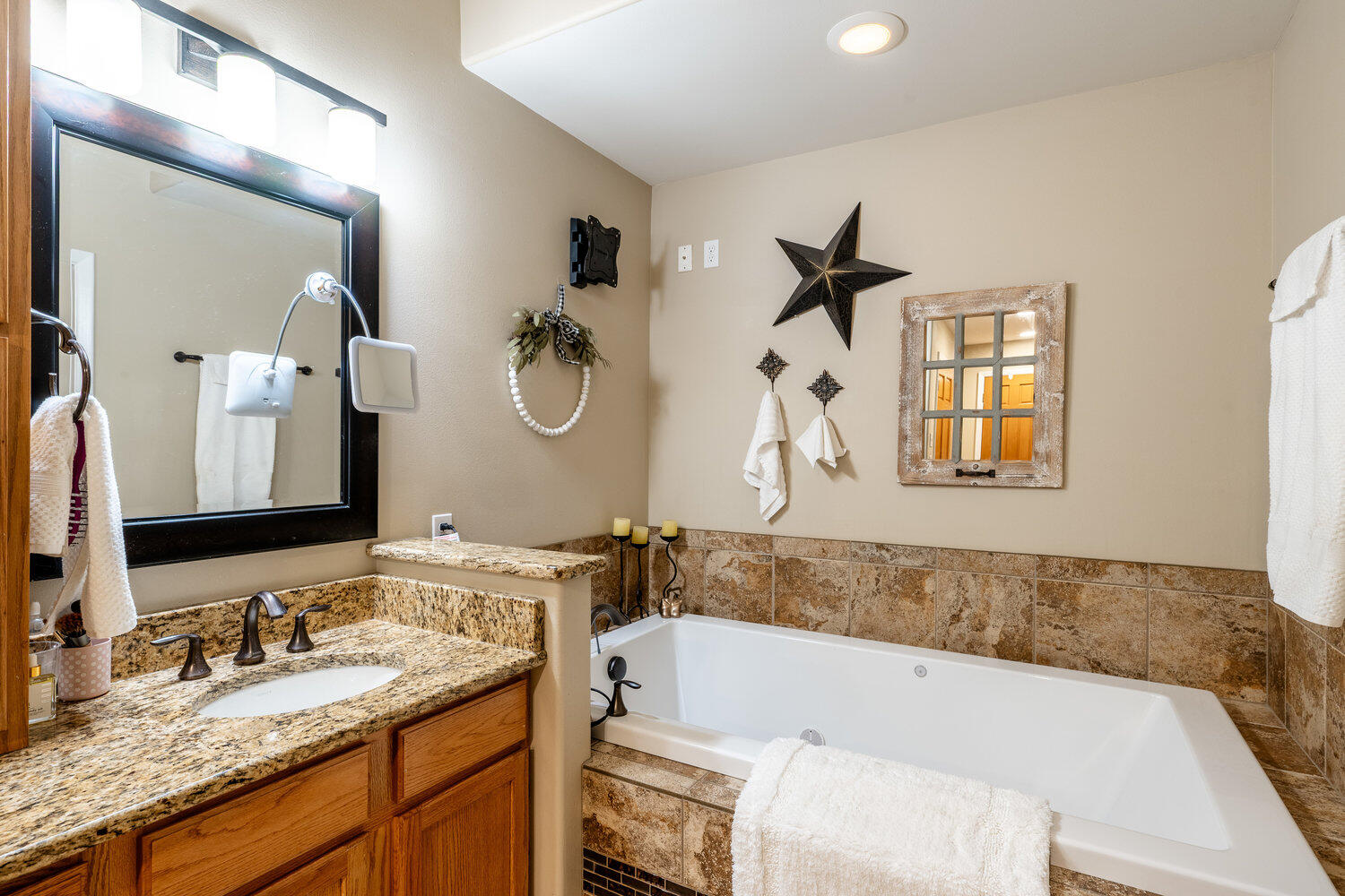 10 River Rock Road Sheridan, WY 82801 - Photo 20 of 40 Primary bath