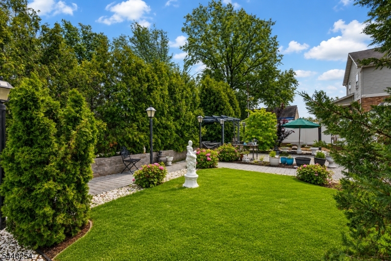 640 Florida Grove Road Perth Amboy, NJ 08861 - Photo 3 of 38 Gallery Image 3