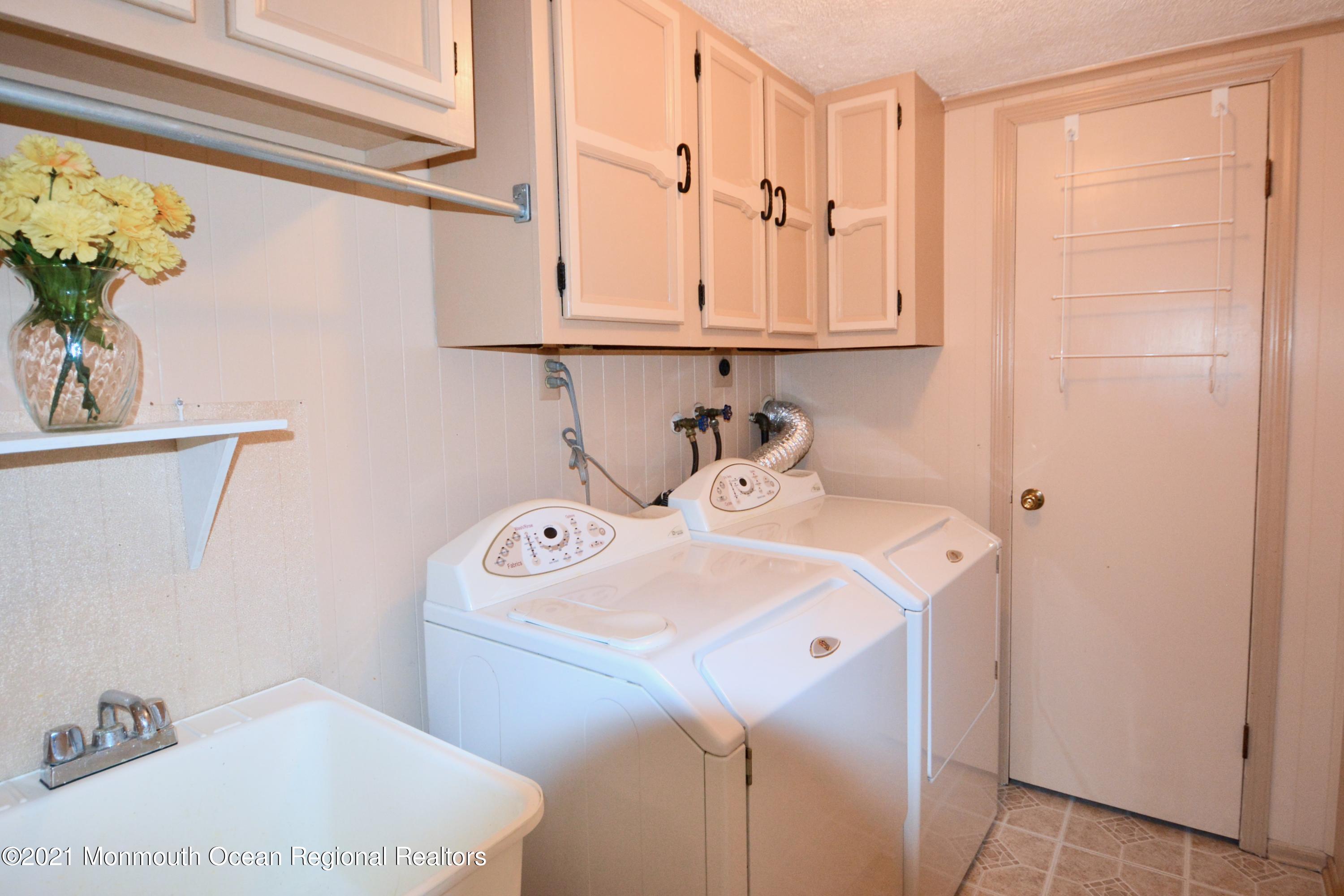 421 Union Hill Road Morganville, NJ 07751 - Photo 30 of 33 Laundry w/ SINK