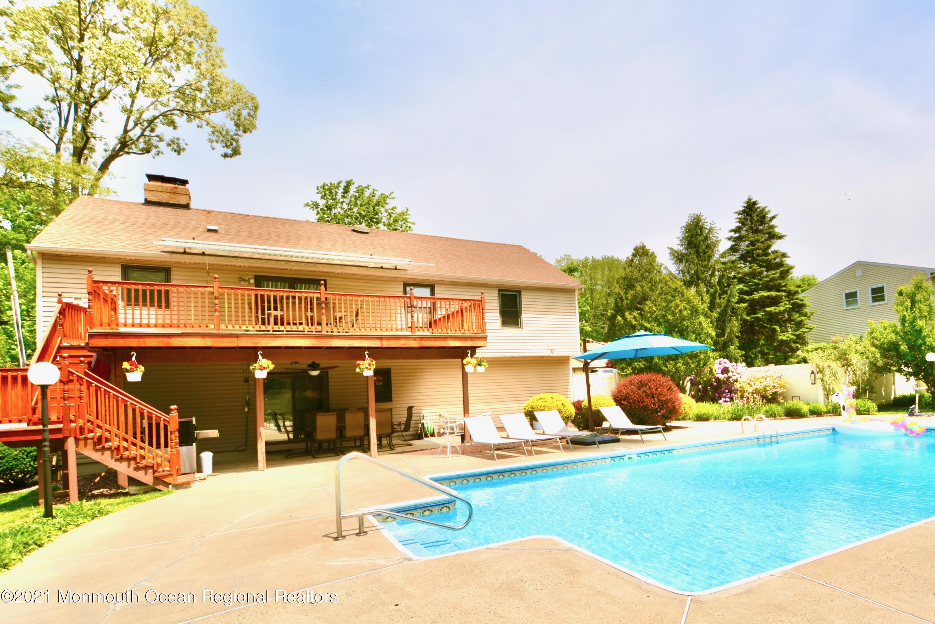 421 Union Hill Road Morganville, NJ 07751 - Photo 4 of 33 Large DECK