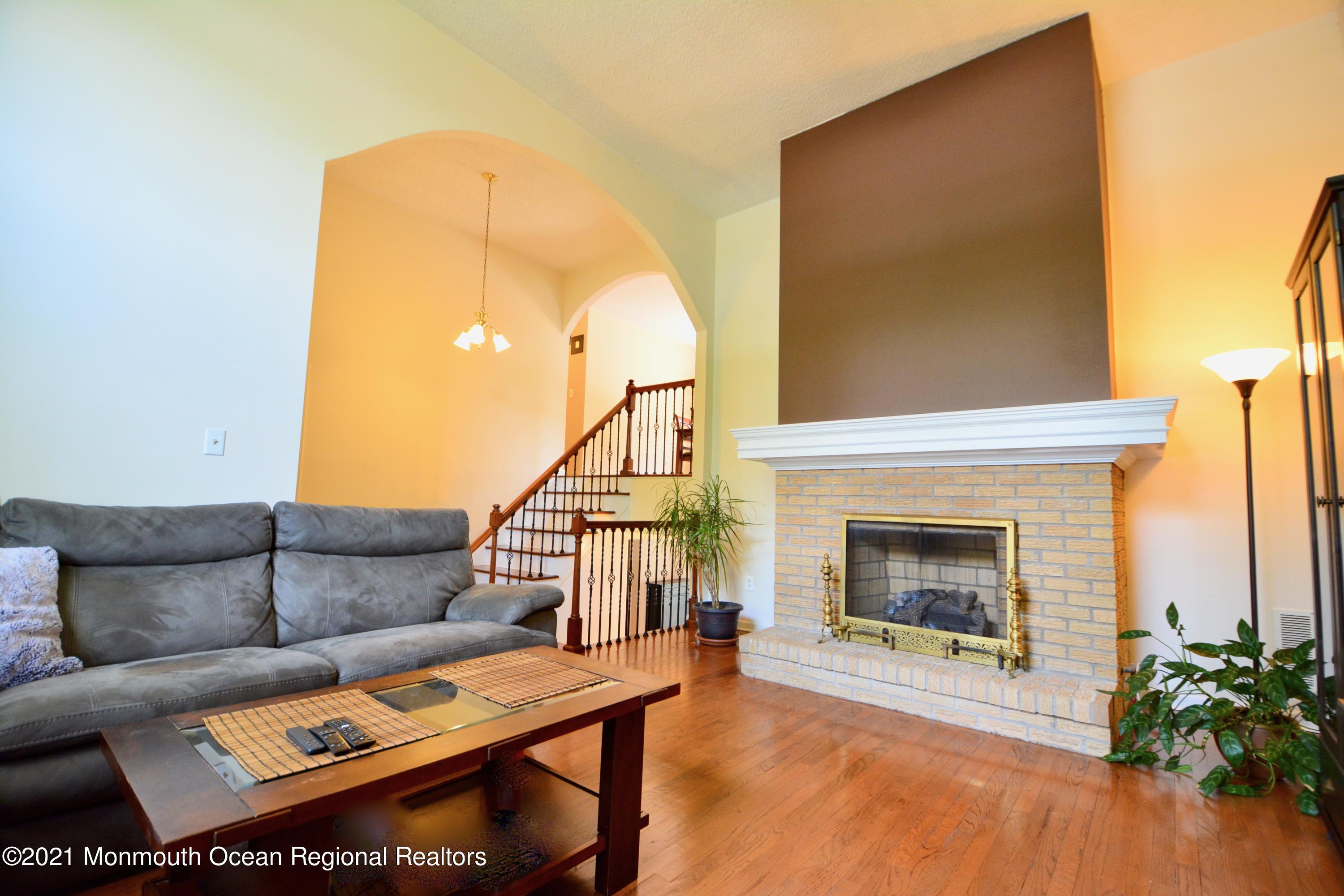 421 Union Hill Road Morganville, NJ 07751 - Photo 7 of 33 Hardwood Floors