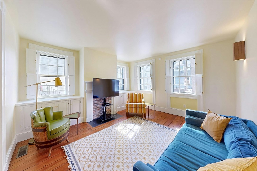 38 John Street Providence, RI 02906 - Photo 7 of 50