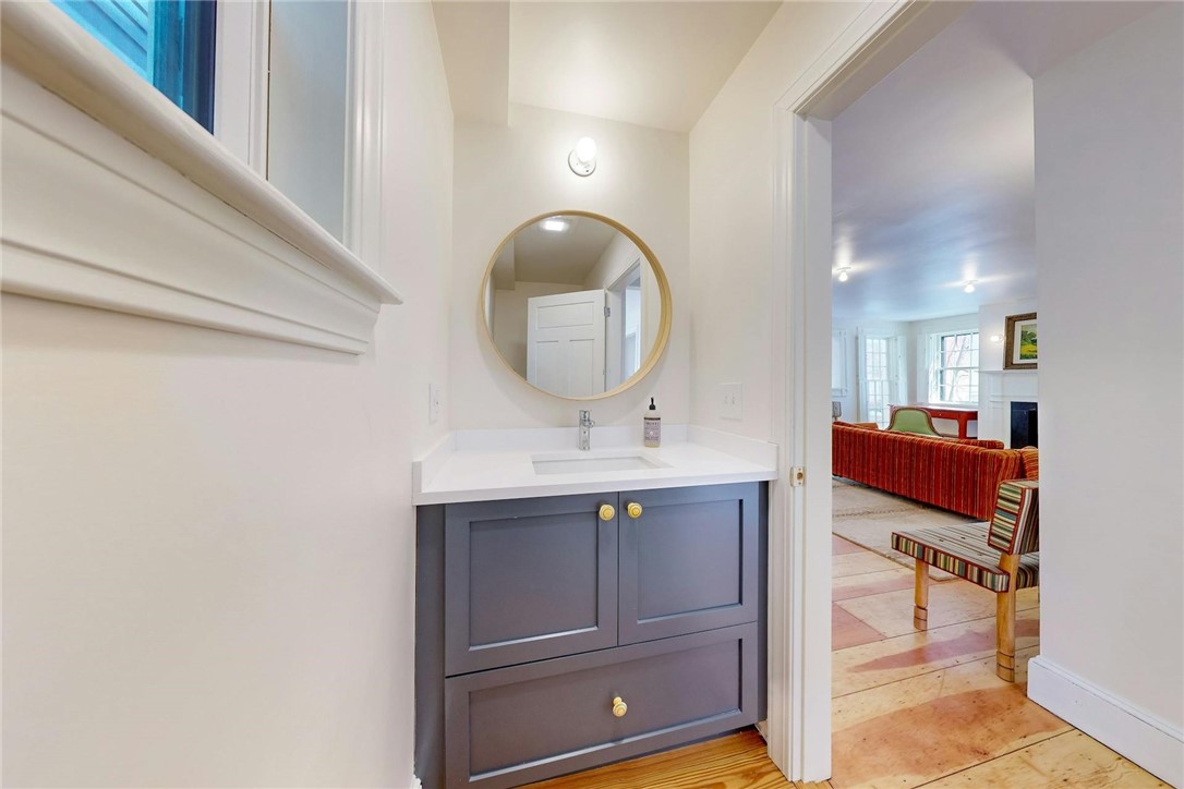 38 John Street Providence, RI 02906 - Photo 10 of 50