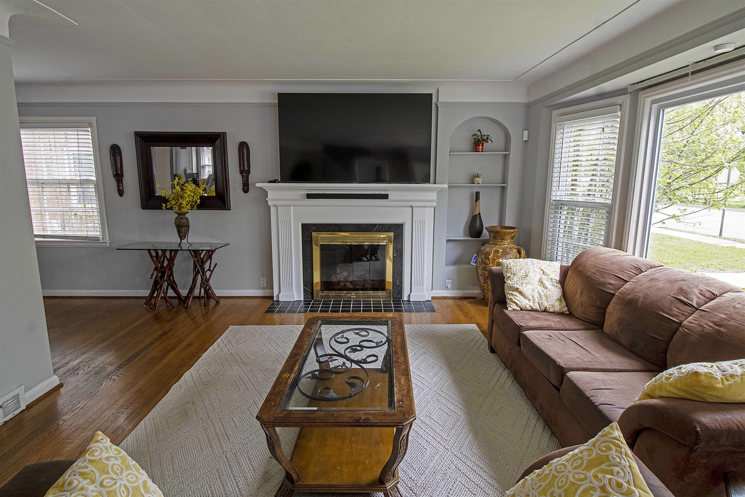 1440 Vernier Road Grosse Pointe Woods, MI 48236 - Photo 10 of 39