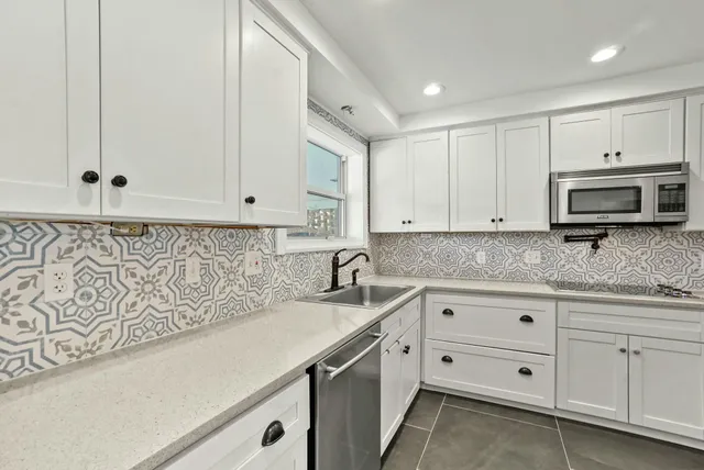 $5,000 | 711 Southwest 25th Place, Boynton Beach, FL 33435