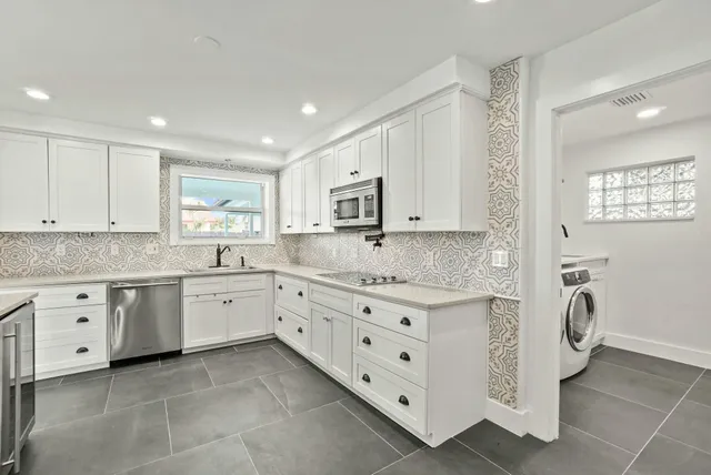 $5,000 | 711 Southwest 25th Place, Boynton Beach, FL 33435