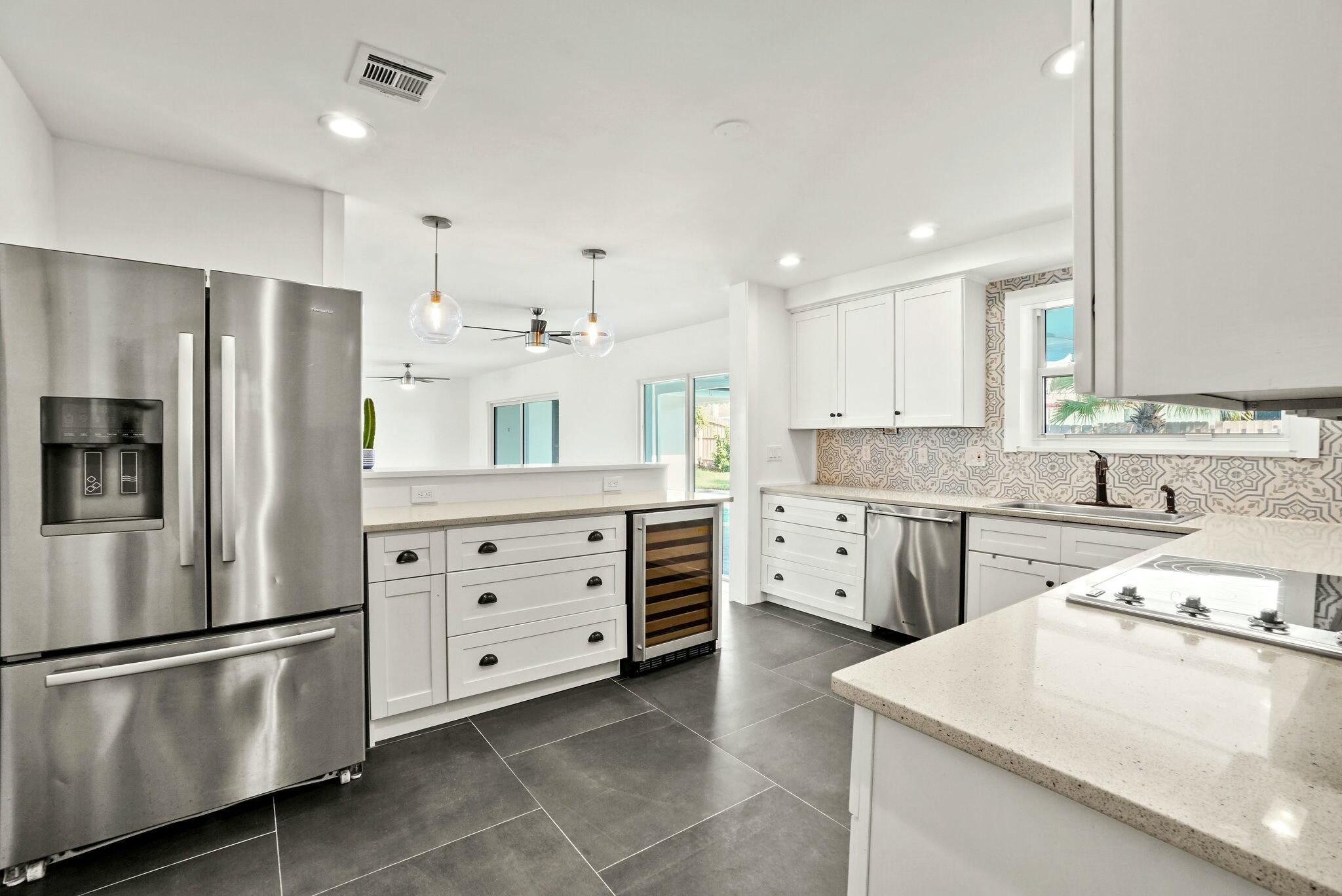 711 Southwest 25th Place Boynton Beach, FL 33435 - Photo 16 of 83 tempImageyBsbPW