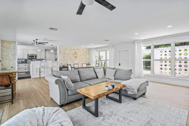 $5,000 | 711 Southwest 25th Place, Boynton Beach, FL 33435