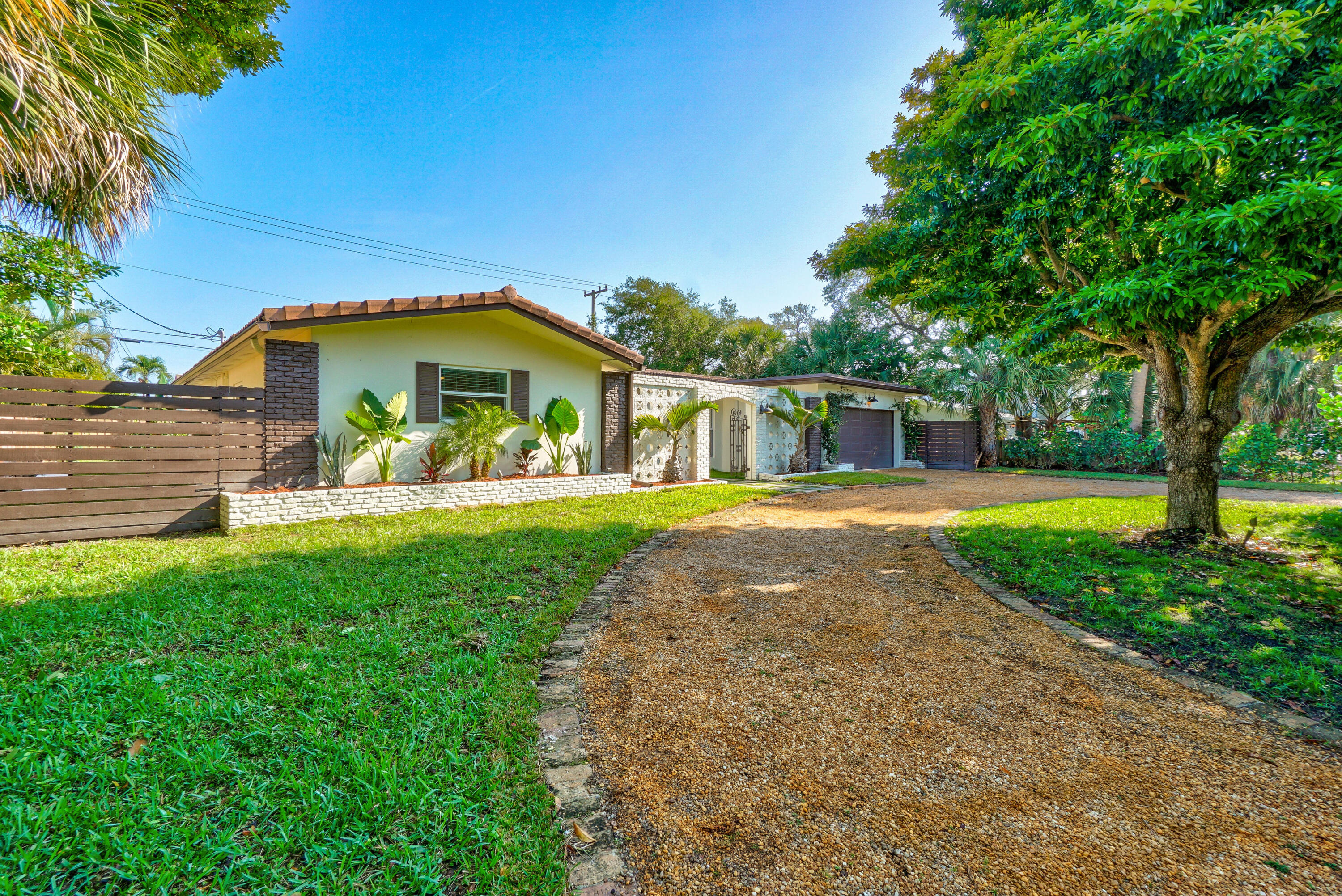 711 Southwest 25th Place Boynton Beach, FL 33435 - Photo 5 of 83 711SW25thPl_02_edit