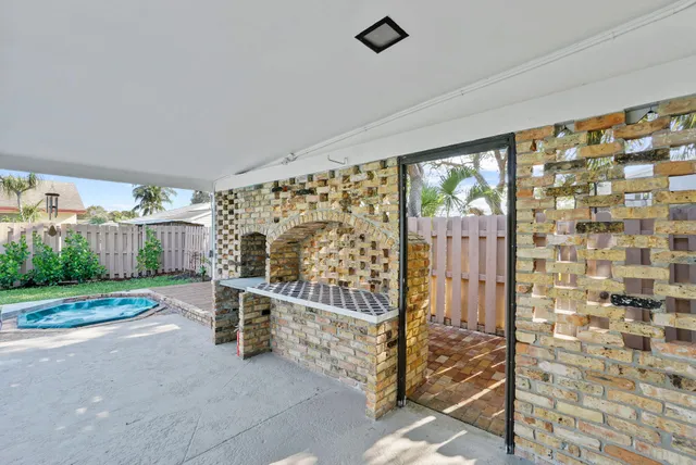 $5,000 | 711 Southwest 25th Place, Boynton Beach, FL 33435