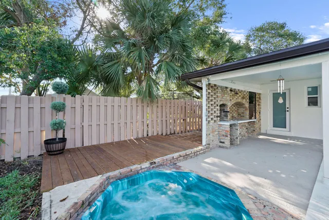 $5,000 | 711 Southwest 25th Place, Boynton Beach, FL 33435