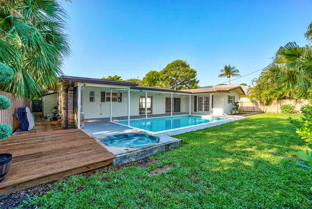 $5,000 | 711 Southwest 25th Place, Boynton Beach, FL 33435