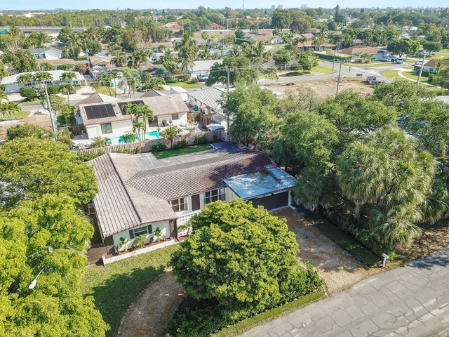 $5,000 | 711 Southwest 25th Place, Boynton Beach, FL 33435