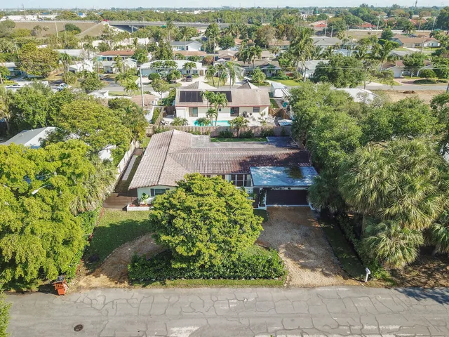 $5,000 | 711 Southwest 25th Place, Boynton Beach, FL 33435