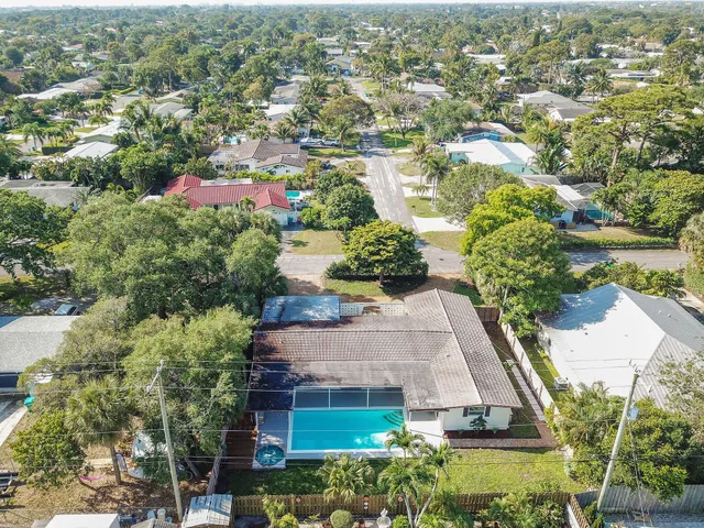 $5,000 | 711 Southwest 25th Place, Boynton Beach, FL 33435