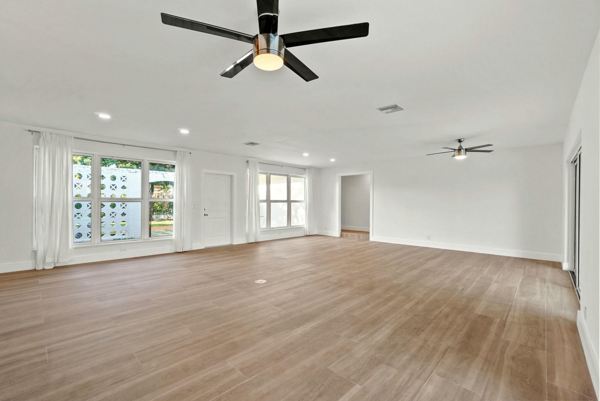 711 Southwest 25th Place Boynton Beach, FL 33435 - Photo 9 of 83 tempImagenaG9wa