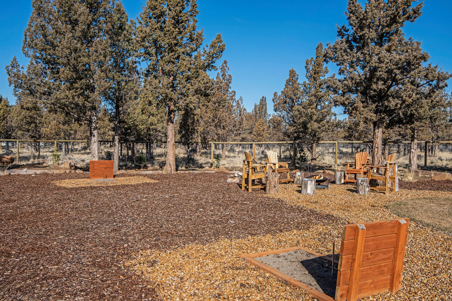 17470 Mountain View Road Sisters, OR 97759 - Photo 38 of 50 Horseshoe pit